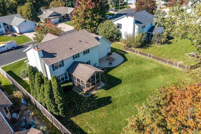 909 Bristol Court, Stoughton, WI 53589
