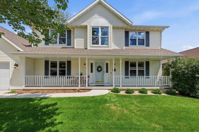 909 Bristol Court, Stoughton, WI 53589