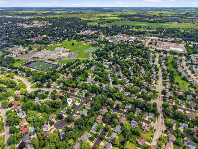 909 Bristol Court, Stoughton, WI 53589