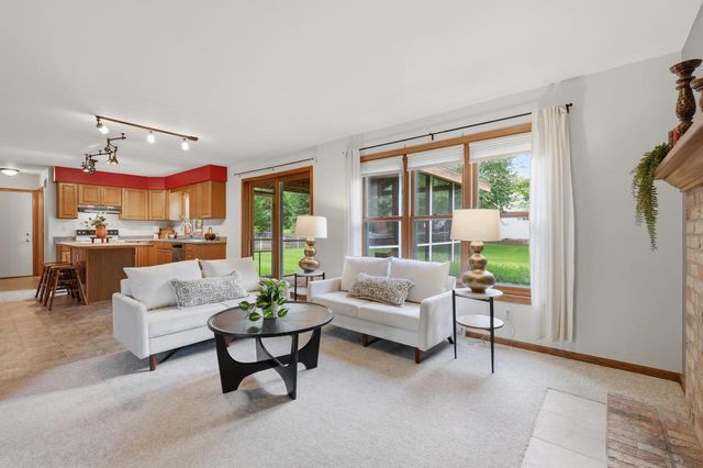909 Bristol Court, Stoughton, WI 53589