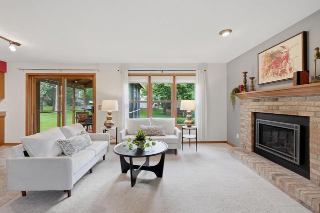 909 Bristol Court, Stoughton, WI 53589