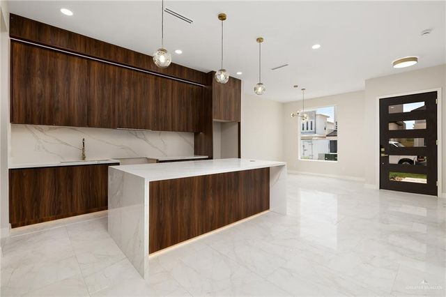 2705 E Solar Drive, Mission, TX 78501