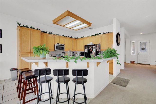 1624 Tres Picos Dr, Yuba City, CA 95993