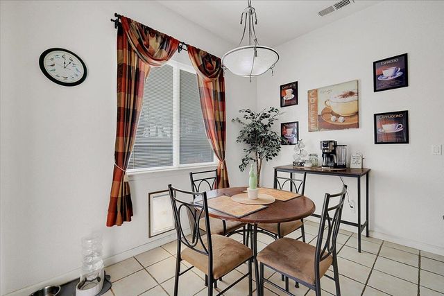 1624 Tres Picos Dr, Yuba City, CA 95993