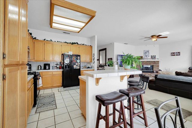 1624 Tres Picos Dr, Yuba City, CA 95993