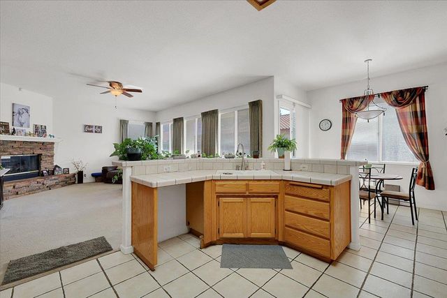 1624 Tres Picos Dr, Yuba City, CA 95993