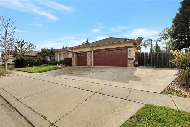 1624 Tres Picos Dr, Yuba City, CA 95993