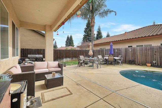 1624 Tres Picos Dr, Yuba City, CA 95993