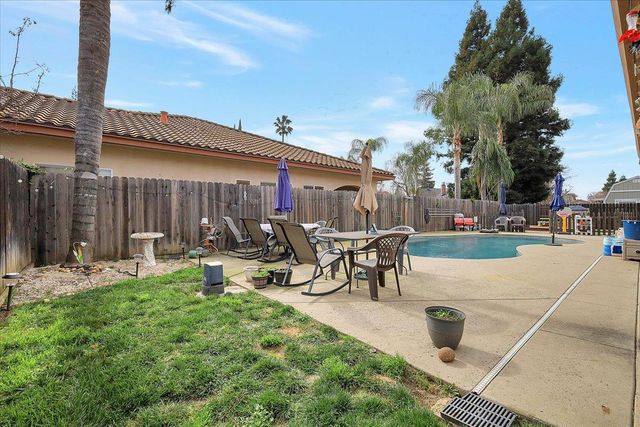 1624 Tres Picos Dr, Yuba City, CA 95993