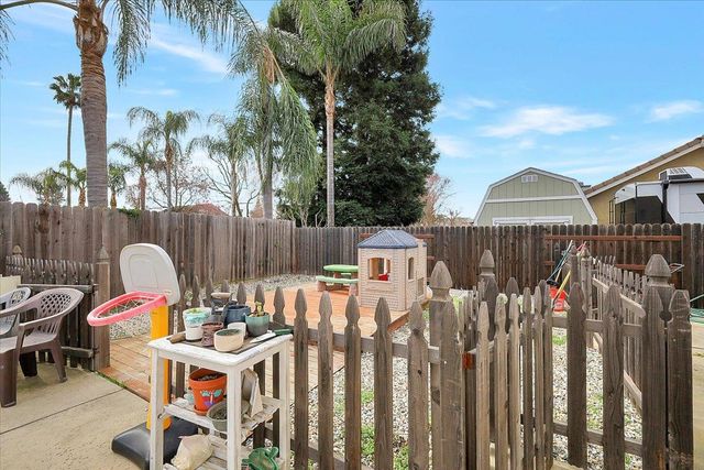 1624 Tres Picos Dr, Yuba City, CA 95993