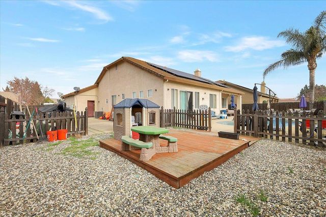 1624 Tres Picos Dr, Yuba City, CA 95993