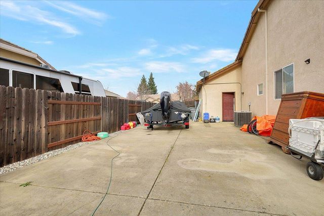 1624 Tres Picos Dr, Yuba City, CA 95993