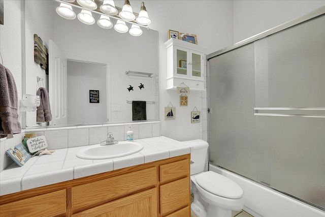 1624 Tres Picos Dr, Yuba City, CA 95993