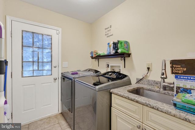 7 DEER TRACK LN, Newark, DE 19711