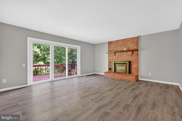 7 DEER TRACK LN, Newark, DE 19711