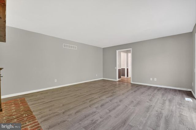 7 DEER TRACK LN, Newark, DE 19711