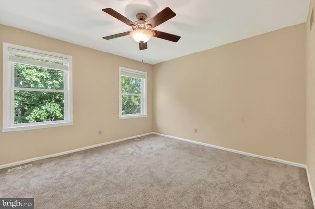 7 DEER TRACK LN, Newark, DE 19711