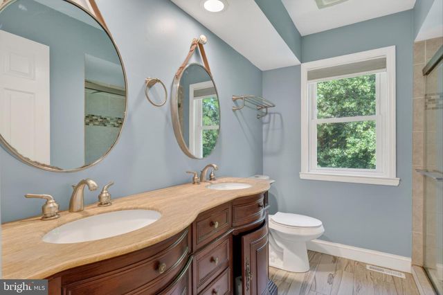 7 DEER TRACK LN, Newark, DE 19711