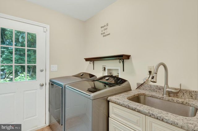 7 DEER TRACK LN, Newark, DE 19711