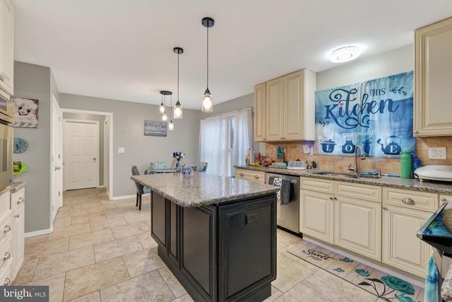 7 DEER TRACK LN, Newark, DE 19711