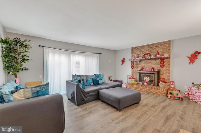 7 DEER TRACK LN, Newark, DE 19711