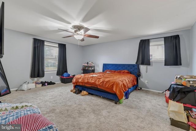 7 DEER TRACK LN, Newark, DE 19711