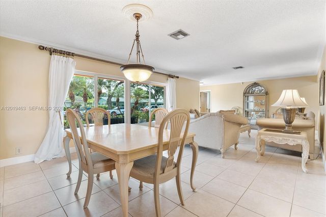 1730 NW 108th Ave, Pembroke Pines, FL 33026