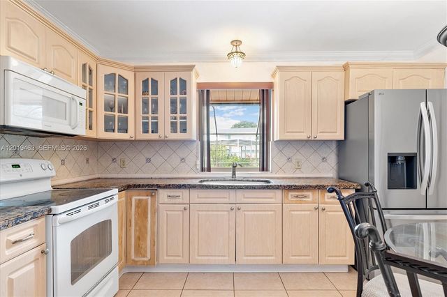1730 NW 108th Ave, Pembroke Pines, FL 33026