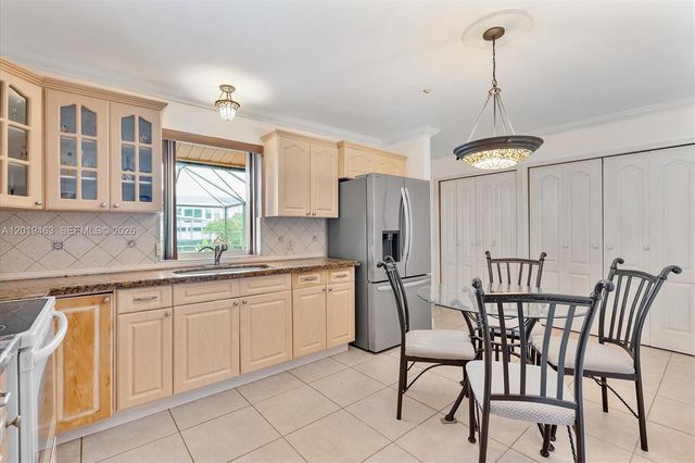 1730 NW 108th Ave, Pembroke Pines, FL 33026