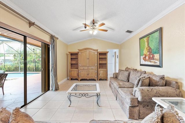 1730 NW 108th Ave, Pembroke Pines, FL 33026
