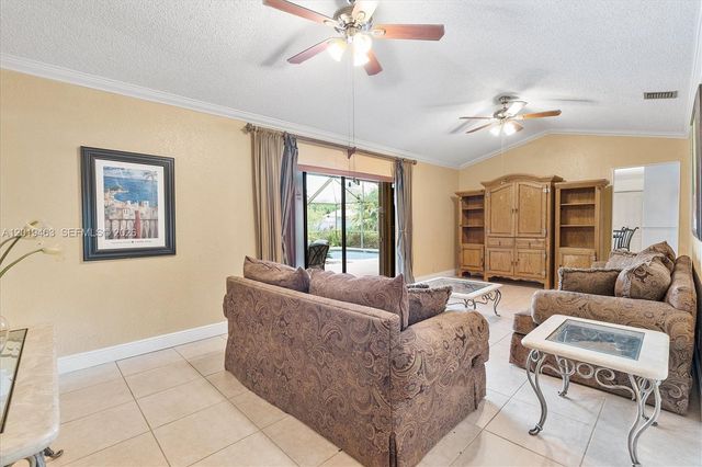 1730 NW 108th Ave, Pembroke Pines, FL 33026