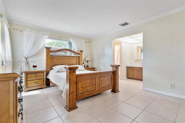 1730 NW 108th Ave, Pembroke Pines, FL 33026