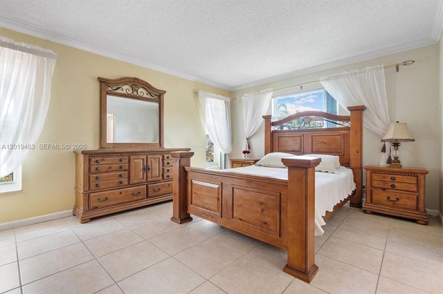 1730 NW 108th Ave, Pembroke Pines, FL 33026