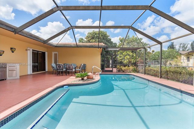 1730 NW 108th Ave, Pembroke Pines, FL 33026