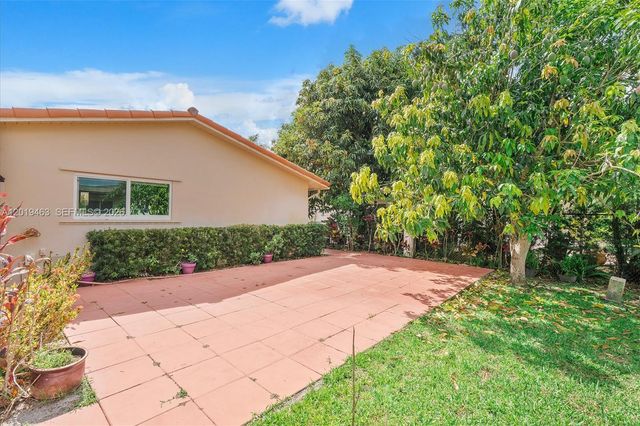 1730 NW 108th Ave, Pembroke Pines, FL 33026