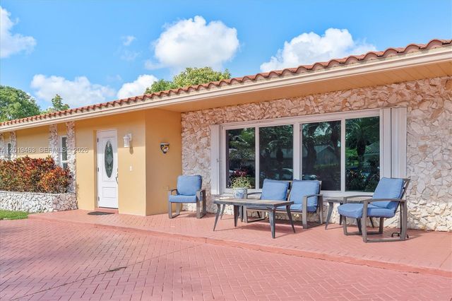 1730 NW 108th Ave, Pembroke Pines, FL 33026