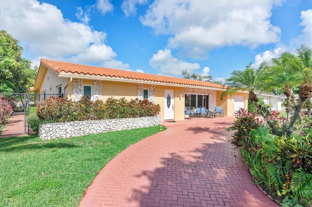 1730 NW 108th Ave, Pembroke Pines, FL 33026