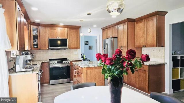 1913 BIRCHWOOD PARK DR N, Cherry Hill, NJ 08003