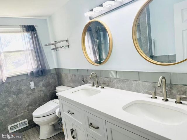 1913 BIRCHWOOD PARK DR N, Cherry Hill, NJ 08003