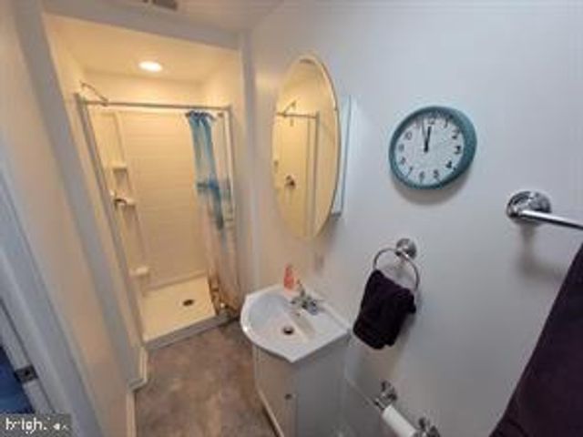 96 KENMAR DR, Newark, DE 19713