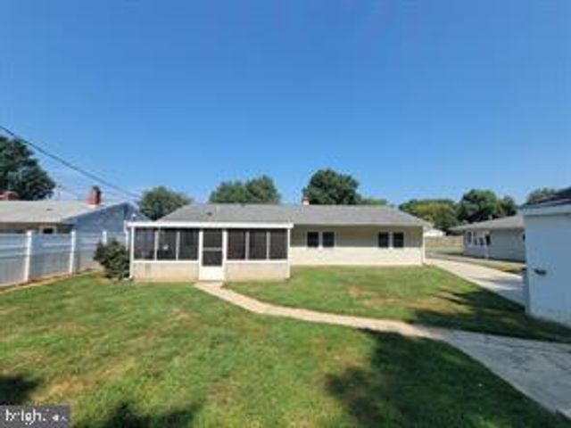 96 KENMAR DR, Newark, DE 19713