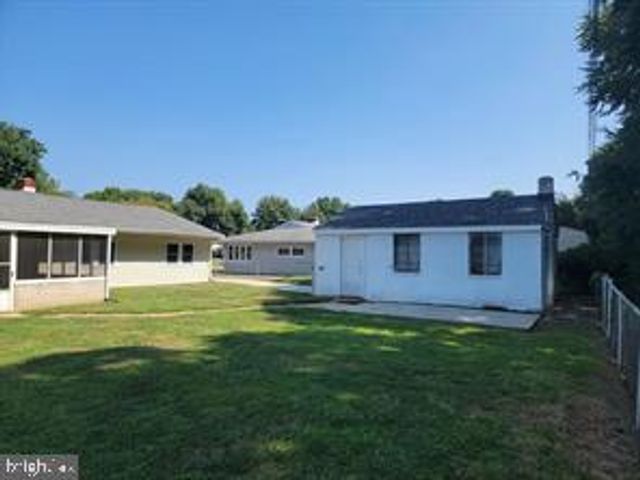 96 KENMAR DR, Newark, DE 19713