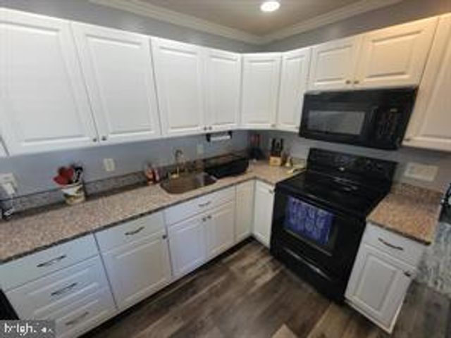 96 KENMAR DR, Newark, DE 19713