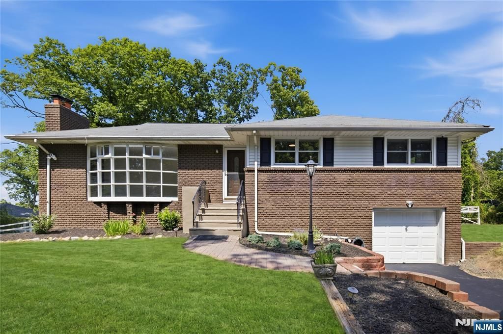 564 Morsetown Road, West Milford, NJ 07480