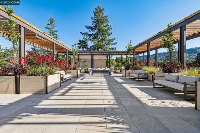 375 W El Pintado Rd 202, Danville, CA 94526