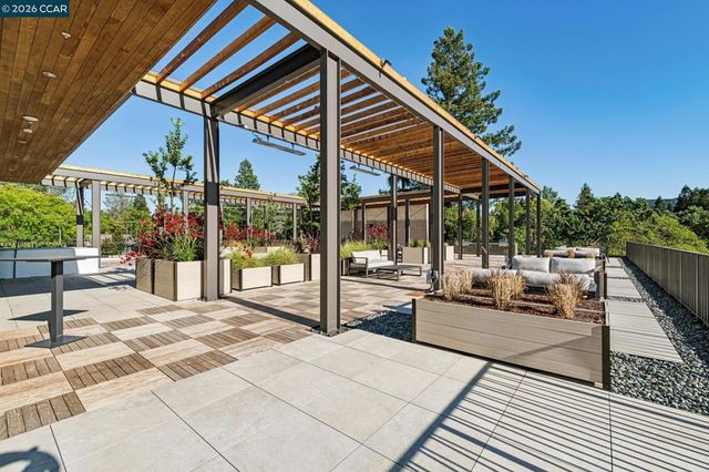 375 W El Pintado Rd 202, Danville, CA 94526