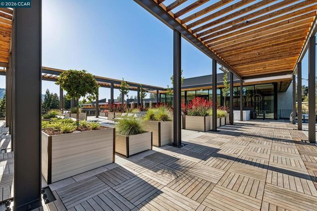 375 W El Pintado Rd 202, Danville, CA 94526
