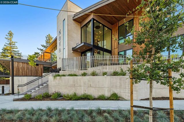 375 W El Pintado Rd 202, Danville, CA 94526