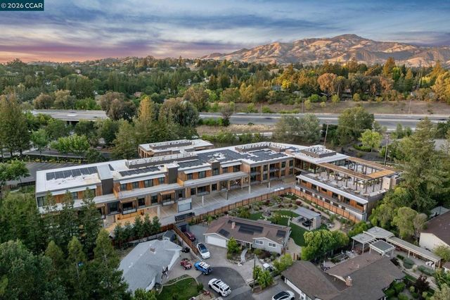 375 W El Pintado Rd 202, Danville, CA 94526