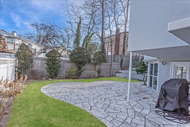 93 Searingtown Road, Albertson, NY 11507